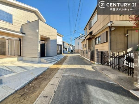 �O�ʓ��H�܂ތ��n�ʐ^ ���Ђ̐��X�^�b�t�����[������������܂Ńg�R�g�����t�����������Ă��������܂��B