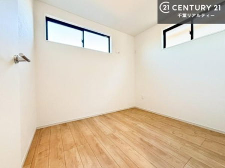 �m�� �V���v���Ƀf�U�C������Ă��邽�߁A�Ƌ��I�т܂���I
���C�ɓ���̉Ƌ��u���Ă��낰���Ԃ���邱�Ƃ��ł��܂��B