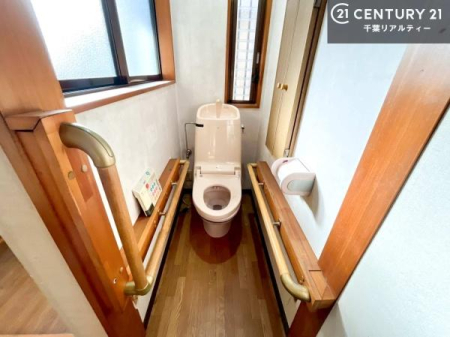 �g�C�� �g�C���ɂ́A�肷�肪�t���Ă��܂��I��������������肷��̂��y�X�I�o���A�t���[�݌v�I