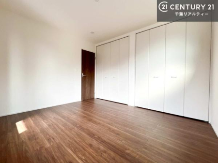 �Q�� �D���������������ޗm���́A���̖ڊo�߂��C�������ǂ������ł��ˁB���������Ԃ��������Ɖ߂������Ƃ��ł��܂��B�D�����F�����̃t���[�����O���ǂ�ȉƋ�ɂ��}�b�`���܂��I