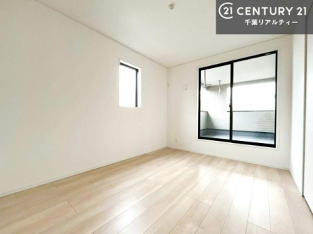 �m�� �o���R�j�[�ɖʂ��Ă���m���ł��B���邭�����肪����A���C����������ł��܂��I���N���āA�O�ɏo�Ĕw�L�т����[�ċz�����ǂ������}������邱�Ƃ��ł��܂��B