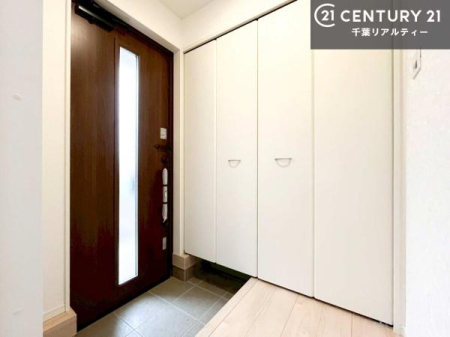 ���� �V���[�Y�{�b�N�X�t���Ȃ̂ŁA���ւ��Еt�����|�������₷���ł��I
�X�b�L���������ւŌ˂��J�����u�ԁA�������̂���S�n������Ԃ��o�}���Ă���܂��B