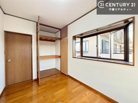 �Q�� ���[�X�y�[�X�����Ă��܂��I�������X�b�L�����ڂ��鎖���ł��܂��ˁB
�Ƌ��I�΂Ȃ��V���v���ȃf�U�C���ׁ̈A�Ƌ��I�΂����C�ɓ���̋�ԍ�肪�ł������ł��ˁB