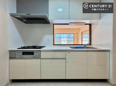 �L�b�`�� ��l�C�̑Ζʎ��V�X�e���L�b�`�����̗p���Ă��܂��I���Ƒ��̃R�~���j�P�[�V���������R�Ƒ�����݌v�ł��B
���q�l�ɂ��ڂ��͂��̂Ŋ������ł��ˁB�L�X�g���ĉ��K�ɍ�Ƃ��i�݂܂��B