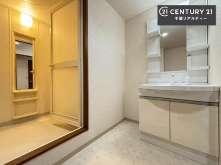 ���ʑ�E���ʏ� �g�Ȃ�𐮂�����ʏ��́A���������厖�ł��I������̐������̂��镵�͋C�����o�I�C�����悭���g�����������܂��B�L�X�����X�y�[�X���������ł��ˁI
