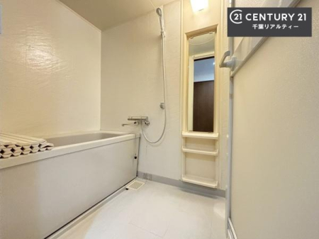 ���� �������������l�̕��͋C�̃o�X���[���́A�V�b�N�ȃf�U�C���Ńo�X�^�C�����[���I
���d���撣���Ă��邲�J���ɂ��D�݂̓����̓����܂����āA�y����ł݂Ă͂������ł��傤���H