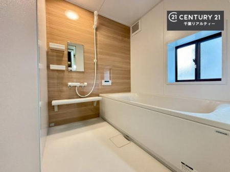 ���� ������Ƃ����������̂���o�X���[���I���K�ȃo�X�^�C��������܂��I
1���̔�����������Ɩ����Ă����f�G�ȃ����N�[�[�V������ԂɂȂ肻���ł��ˁB