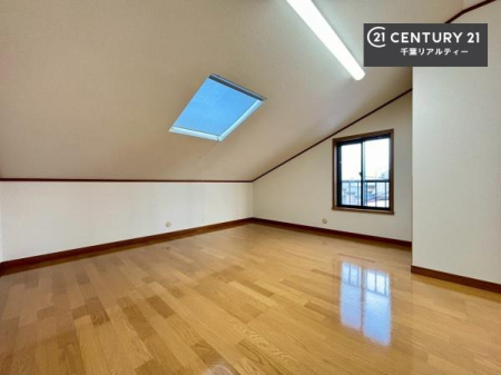 ���̑� �u���̕����C�ɂȂ�I�v�u�������Ăǂ�ȏ��H�v�u�����Əڂ����m�肽���I�v�Ǝv������A���C�y�ɂ����k���������B