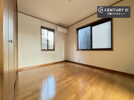 �m�� �V���v���Ƀf�U�C������Ă��邽�߁A�Ƌ��I�т܂���I
���C�ɓ���̉Ƌ��u���Ă��낰���Ԃ���邱�Ƃ��ł��܂��B