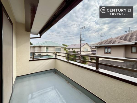 �Z�˂���̒��]�ʐ^ ������������Z��X�A���͂ɂ͍����������Ȃ��A�΂������󂪍L���J����������A
�z�����傫���Ղ��邱�Ƃ�����܂���B�C�����̗ǂ������ʂ蔲����X���݂ł��B