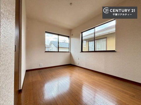 ���r���O�ȊO�̋��� �V���v���Ƀf�U�C������Ă��邽�߁A�Ƌ��I�т܂���I
���C�ɓ���̉Ƌ��u���Ă��낰���Ԃ���邱�Ƃ��ł��܂��B