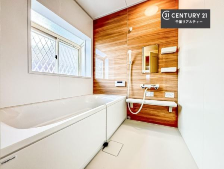 ���� �������������l�̕��͋C�̃o�X���[���́A�����o�Ă��ăo�X�^�C�����[���I
���d���撣���Ă��邲�J���ɂ��D�݂̓����̓����܂����āA�y����ł݂Ă͂������ł��傤���H