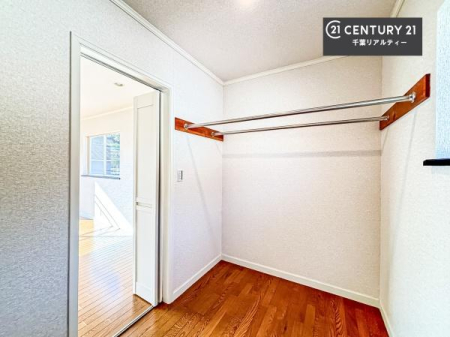 ���[ �E�H�[�N�C���N���[�[�b�g�t���ł��B��������̂��m���Ȃǂ����[���Ă��������ł��ˁI���ɂ���@�������ȂǋG�ߕ��̑傫�ȉƓd�����[�ł��܂��B