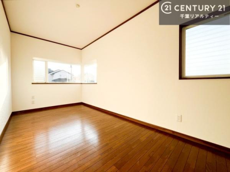 �Q�� �傫�ȑ����炽���Ղ��������A���̖ڊo�߂����K�Ȗ��邳�B���悢�J������������������������͋C�ŁA�������Ƃ���������ԂƂ��ĐQ���ɍœK�ł��B