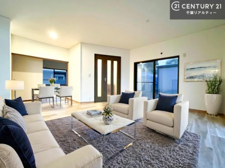 ���r���O �Ƌ��CG�p�[�X�ł��B�S�n�ǂ����r���O�͉Ƒ������R�ƏW�܂�܂��B�Ƒ��c�R�̎��Ԃ����������ł��B���Ƒ��ƁA����w�[���������Ԃ��߂��������ł��ˁB���邭�J���I�ȋ�Ԃł��B