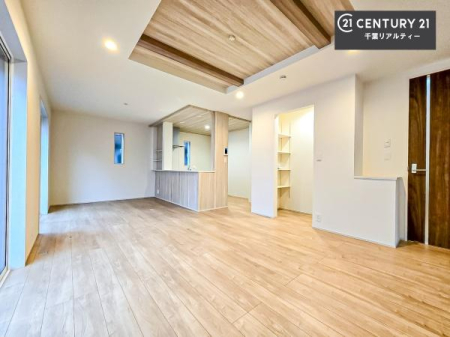 ���r���O �D�����z���܂肪���r���O����ł���ċ��S�n�̗ǂ���Ԃ����o���Ă���܂��I
���났�̎��Ԃ��߂����܂��I