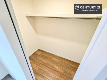 ���[ �E�H�[�N�C���N���[�[�b�g�t���ł��B��������̂��m���Ȃǂ����[���Ă��������ł��ˁI���ɂ���@�������ȂǋG�ߕ��̑傫�ȉƓd�����[�ł��܂��B