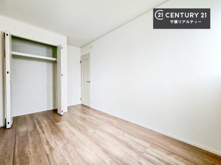 �q������ ���[�X�y�[�X�����Ă��܂��I�������X�b�L�����ڂ��鎖���ł��܂��ˁB
�Ƌ��I�΂Ȃ��V���v���ȃf�U�C���ׁ̈A�Ƌ��I�΂����C�ɓ���̋�ԍ�肪�ł������ł��ˁB