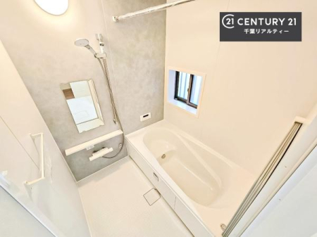 ���� �L�X�o�X�ň���̔������t���b�V���B�����L�΂���̂ŁA�����ɂ��������ƐZ����܂��ˁI�����̃o�X�^�C�����y���݂ɂȂ�܂��B