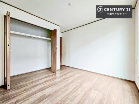 �q������ ���[�X�y�[�X�����Ă��܂��I�������X�b�L�����ڂ��鎖���ł��܂��ˁB
�Ƌ��I�΂Ȃ��V���v���ȃf�U�C���ׁ̈A�Ƌ��I�΂����C�ɓ���̋�ԍ�肪�ł������ł��ˁB