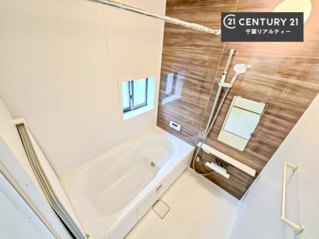 ���� �L�X�o�X�ň���̔������t���b�V���B�����L�΂���̂ŁA�����ɂ��������ƐZ����܂��ˁI�����̃o�X�^�C�����y���݂ɂȂ�܂��B