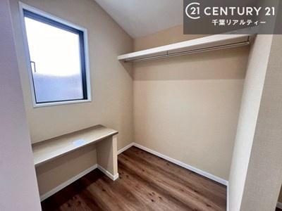 ���[ �E�H�[�N�C���N���[�[�b�g�t���ł��B��������̂��m���Ȃǂ����[���Ă��������ł��ˁI���ɂ���@�������ȂǋG�ߕ��̑傫�ȉƓd�����[�ł��܂��B