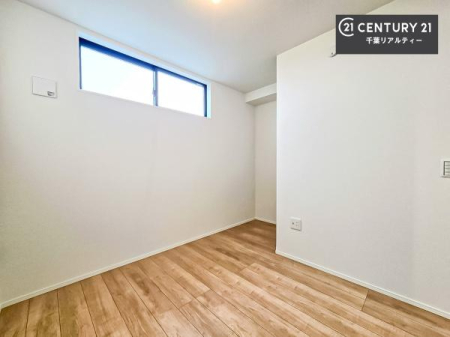 ���r���O�ȊO�̋��� �V���v���Ƀf�U�C������Ă��邽�߁A�Ƌ��I�т܂���I
���C�ɓ���̉Ƌ��u���Ă��낰���Ԃ���邱�Ƃ��ł��܂��B