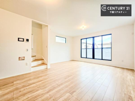 ���r���O �����Ƒ��Ɗ炪���킹���郊�r���O�C���K�i�I�R�~���j�P�[�V�������Ƃ�₷�����C���ӂ��LDK�����o�������܂��I
