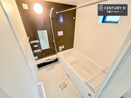 ���� �������������l�̕��͋C�̃o�X���[���́A�����o�Ă��ăo�X�^�C�����[���I
���d���撣���Ă��邲�J���ɂ��D�݂̓����̓����܂����āA�y����ł݂Ă͂������ł��傤���H