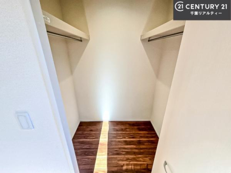 ���[ �E�H�[�N�C���N���[�[�b�g�t���ł��B��������̂��m���Ȃǂ����[���Ă��������ł��ˁI���ɂ���@�������ȂǋG�ߕ��̑傫�ȉƓd�����[�ł��܂��B