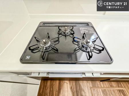 �L�b�`�� �R�����͎O������̂ł������̓����i�s���ł��܂��B
�������O�����t���ł��B�����X�y�[�X���L�X���Ă���׍�Ƃ����₷���I