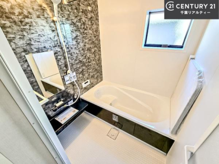 ���� �������������l�̕��͋C�̃o�X���[���́A�����o�Ă��ăo�X�^�C�����[���I
���d���撣���Ă��邲�J���ɂ��D�݂̓����̓����܂����āA�y����ł݂Ă͂������ł��傤���H