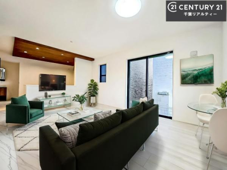 ���r���O �Ƌ��CG�p�[�X�ł��B�S�n�ǂ����r���O�͉Ƒ������R�ƏW�܂�܂��B�Ƒ��c�R�̎��Ԃ����������ł��B���Ƒ��ƁA����w�[���������Ԃ��߂��������ł��ˁB