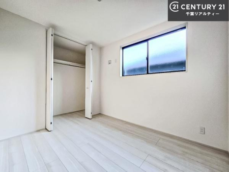 �Q�� �D���������������ޗm���́A���̖ڊo�߂��C�������ǂ������ł��ˁB���������Ԃ��������Ɖ߂������Ƃ��ł��܂��B�D�����F�����̃t���[�����O���ǂ�ȉƋ�ɂ��}�b�`���܂��I