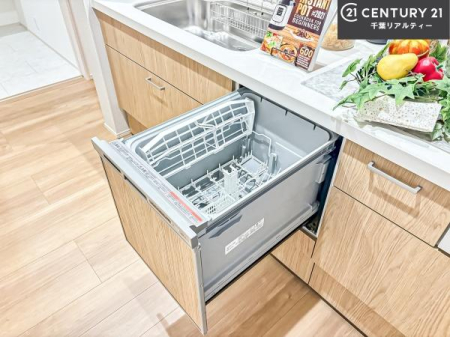 �L�b�`�� �H��@�t���I�Z��������~��͎�r��h�~�Ƃ��đ劈�􂵂܂��I�r���g�C���d�l�Ȃ̂ŁA�ꏊ����炸�����X�y�[�X���L���g���Ď�ۂ悭��Ƃ��o���܂��I