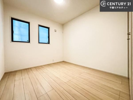 �m�� �V���v���Ƀf�U�C������Ă��邽�߁A�Ƌ��I�т܂���I
���C�ɓ���̉Ƌ��u���Ă��낰���Ԃ���邱�Ƃ��ł��܂��B