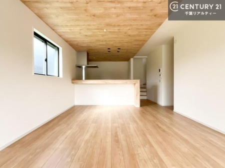 ���r���O ���r���O�S�̂����n����ΖʃL�b�`���Ȃ̂ŁA���q�l�̗l�q�������Ȃ����Ƃ��ł���q��Ă����₷�����S�ȊԎ�ł��I