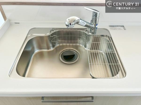 �L�b�`�� ���C�h�ȃV���N�ł��ˁI�������˂ɂ������������₷���Ǝ����y�X�d�l�̃V�X�e���L�b�`���ł��I
�f�U�C�����Ƌ@�\�������˂��L�b�`���Ő�����������܂��ˁI