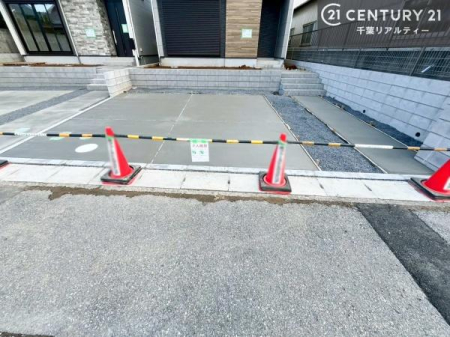 ���ԏ� ���ԃX�y�[�X��2�䕪����܂��I�Z�J���h�J�[�͂������A�o�C�N�⎩�]�ԂȂǂ��u���ꏊ�ɍ���܂���B