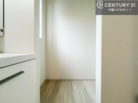 �����\�z�}(����) ���l���ɂ�����̂Ŏ��[�����Ղ�̐��ʎ��I���p�i�̃X�g�b�N��o�X�^�I�����X�b�L���Ǝ��[�ł��Ď��o���₷���I����肪�X�b�L���Еt���ċC�����̗ǂ���ԁI�i���d�l�j