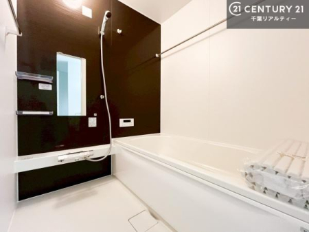 ���� �L�X�o�X�ň���̔������t���b�V���B�����L�΂���̂ŁA�����ɂ��������ƐZ����܂��ˁI�����̃o�X�^�C�����y���݂ɂȂ�܂��B