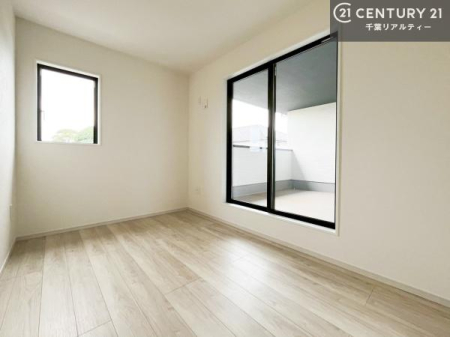 �m�� �o���R�j�[�ɖʂ��Ă���m���ł��B���邭�����肪����A���C����������ł��܂��I���N���āA�O�ɏo�Ĕw�L�т����[�ċz�����ǂ������}������邱�Ƃ��o�������ł��ˁI