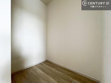 ���[ �E�H�[�N�C���N���[�[�b�g�t���ł��B��������̂��m���Ȃǂ����[���Ă��������ł��ˁI���ɂ���@�������ȂǋG�ߕ��̑傫�ȉƓd�����[�ł��܂��B