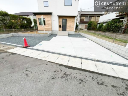 ���ԏ� ���ԃX�y�[�X��2�䕪����܂��I�Z�J���h�J�[�͂������A�o�C�N�⎩�]�ԂȂǂ��u���ꏊ�ɍ���܂���B