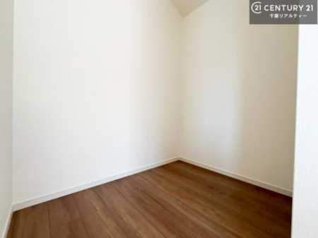 �����\�z�}(����) �E�H�[�N�C���N���[�[�b�g�t���ł��B��������̂��m���Ȃǂ����[���Ă��������ł��ˁI���ɂ���@�������ȂǋG�ߕ��̑傫�ȉƓd�����[�ł��܂��B(���d�l)