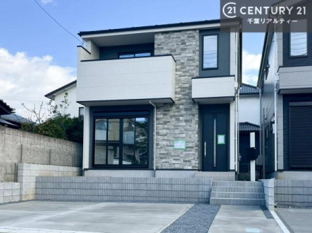 ���̑����n ���݌��z���B������͖��邭�J���I�ȃ��r���O��ŐV�ݔ��̃L�b�`���Ȃǉ��K�ȋ�Ԃ��L����܂��B�����������炱���g�V������炵�h�ւ̊��҂����܂�Z�܂��B�����������Ȃ����z���̗l�q���K���ł��B