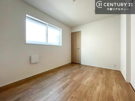 �q������ ���[�X�y�[�X�����Ă��܂��I�������X�b�L�����ڂ��鎖���ł��܂��ˁB
�Ƌ��I�΂Ȃ��V���v���ȃf�U�C���ׁ̈A�Ƌ��I�΂����C�ɓ���̋�ԍ�肪�ł������ł��ˁB