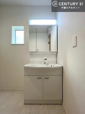 ���ʑ�E���ʏ� �O�ʋ��d�l�̐��ʏ��́A�g�����Ȃ݂����₷������I���͎��[�ɂȂ��Ă��܂��B�h���C���[�₨���ϓ����Еt������̂Ő��ʑ������X�b�L���ƌ����邱�Ƃ��o���܂��I