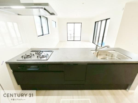 �L�b�`�� ��Ƃ����₷���V�X�e���L�b�`���ł��I���[����������t���Ă���̂ŁA�����X�y�[�X�ɕ���u���Ȃ��čςނ̂ŁA�L�X�g���āA���K�ɍ�Ƃ��ł��܂��I