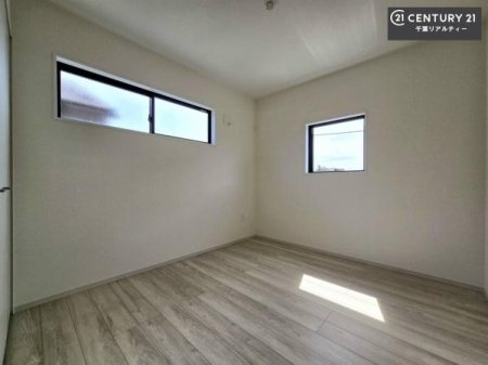 ���r���O�ȊO�̋��� �V���v���Ƀf�U�C������Ă��邽�߁A�Ƌ��I�т܂���I
���C�ɓ���̉Ƌ��u���Ă��낰���Ԃ���邱�Ƃ��ł��܂��B